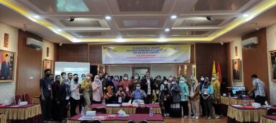 Pelatihan Public Speaking (Kiat Sukses Berbicara di Depan Umum) bagi Tenaga Kependidikan di Lingkung